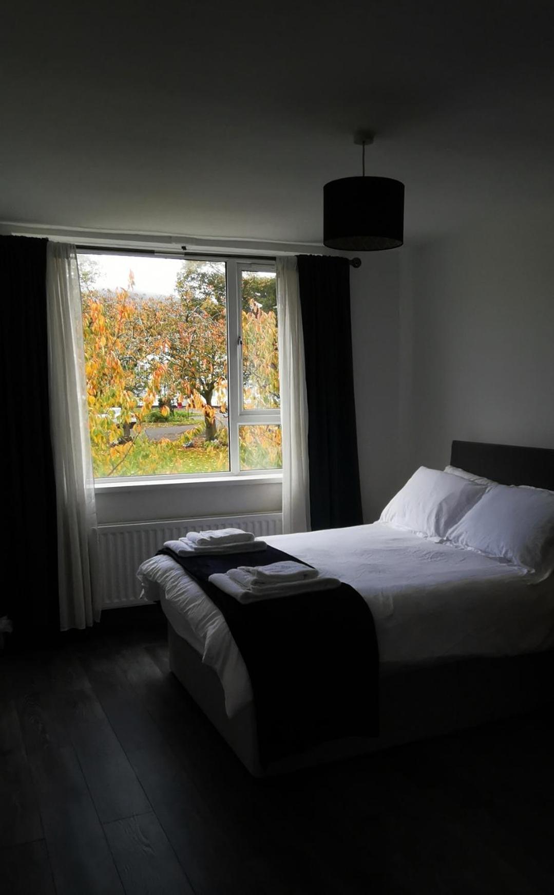 Entire 1 Bed Spacious Apartment, Private Balcony & Study Room Near City Whitehouse  Extérieur photo